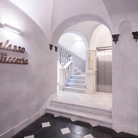 Apartment Palazzo Pellicceria 16 *